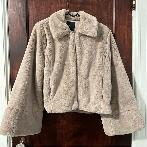 Faux Fur Jacket - Picture 6 of 6